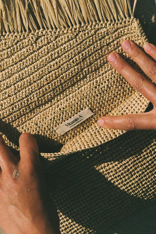 Paloma Clutch - Natural Raffia